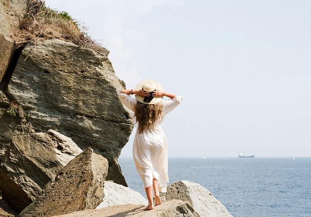 A Girl in Capri, nature and glamour